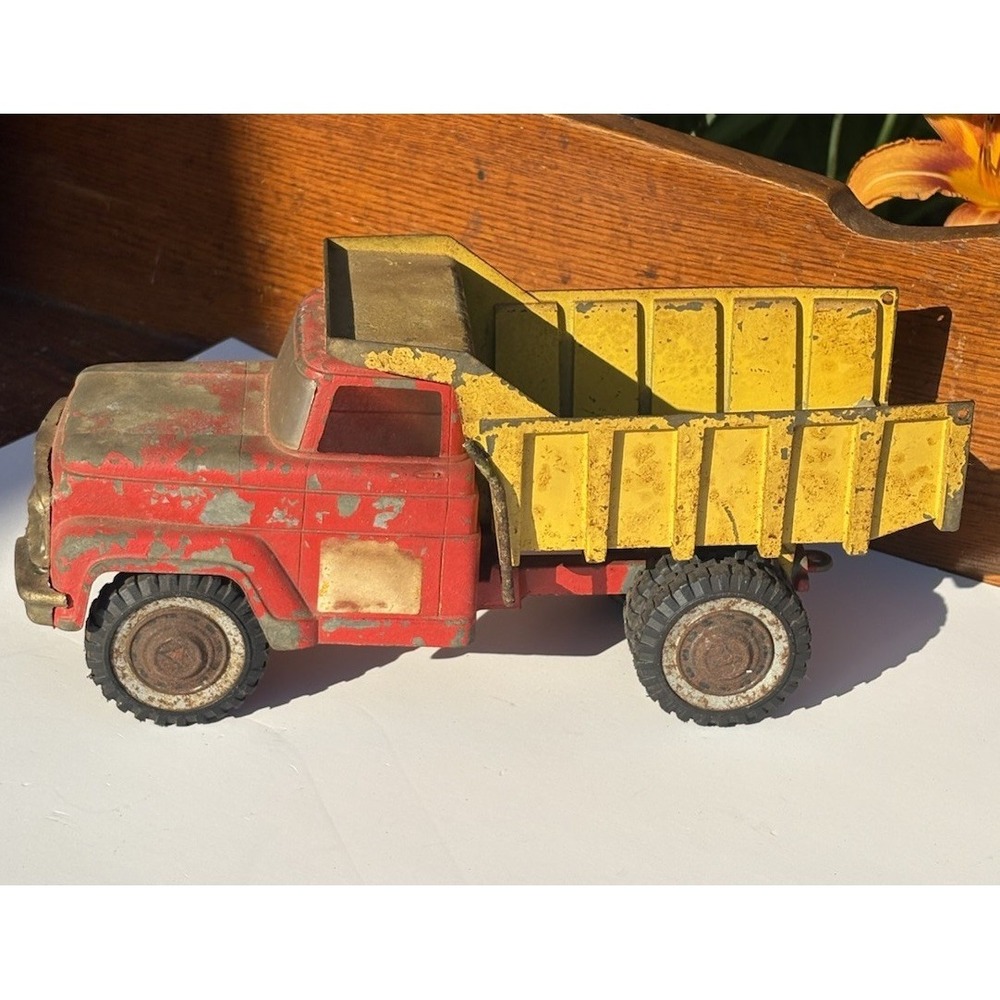 HUBLEY 902 Mighty Metal Dump Truck 1960's Red Cab Yellow Dump Bed Toys